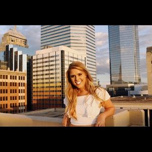 Meet your Posher, Chloe